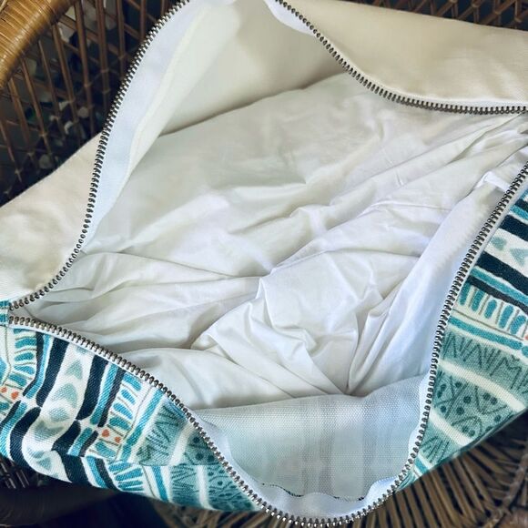 NWT Bunglo Shay Spaniola Boho Chic Down Filled Decorative Accent Pillow - Picture 5 of 8